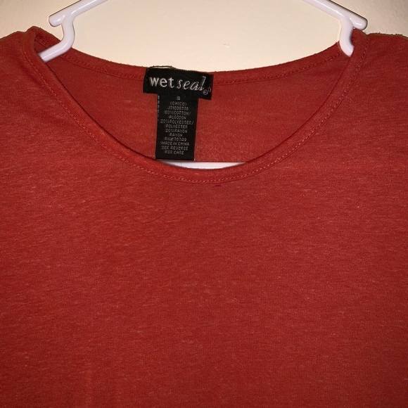 WET SEAL - T-shirt size small - Picture 4 of 4